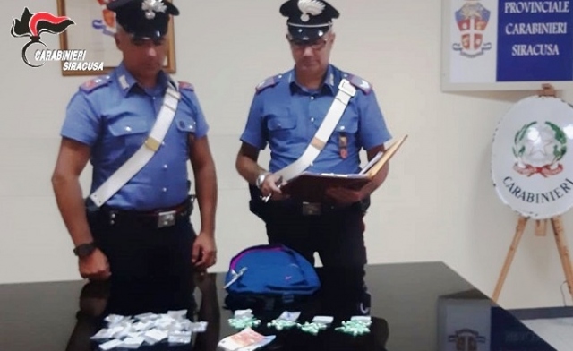 Siracusa, trovati 70 grammi di sostanza stupefacente in via Italia 103: arrestato 25enne