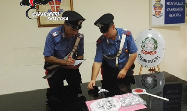 Siracusa, spaccio in Ortigia: arrestato presunto pusher sorpreso con cocaina e marijuana