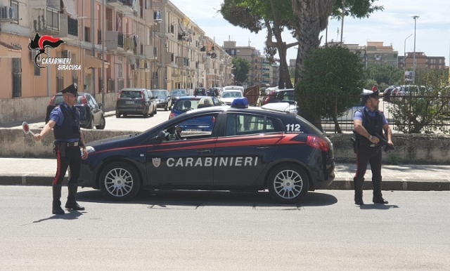 Siracusa, inseguimento notturno per le vie della città: arrestato 24enne
