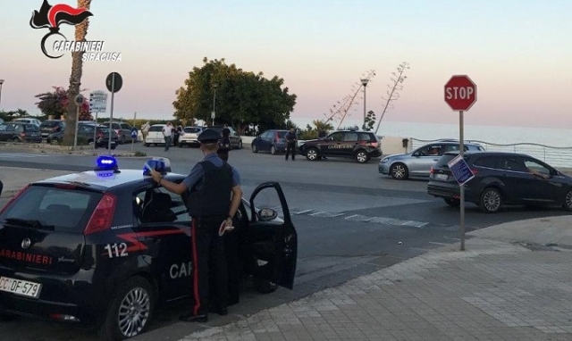 Avola, si appropria di 23 confezioni di parmigiano reggiano: arrestata