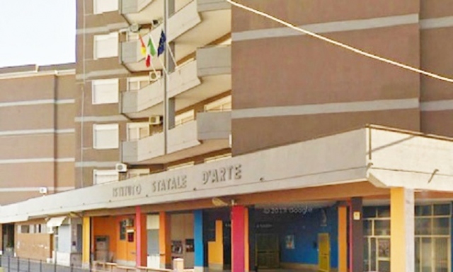 Siracusa, De Simone denuncia: "Topi al liceo Gagini"