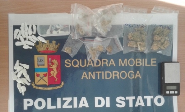 Siracusa, nascondeva in casa 18 dosi di marijuana: arrestato 20enne