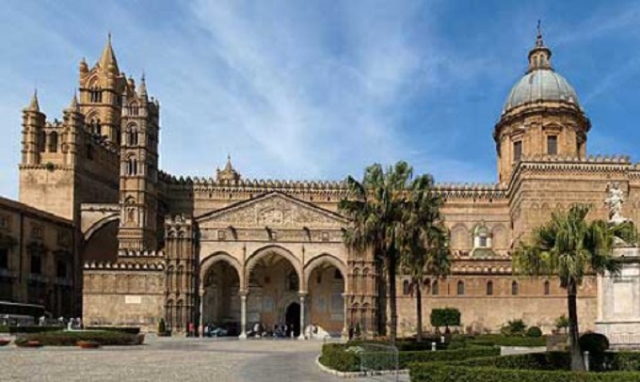 Palermo, armato di pistola in cattedrale durante un matrimonio