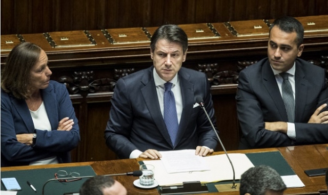 La Camera vota la fiducia a Conte con 343 sì e 263 no