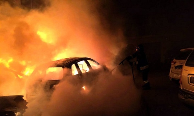 Siracusa, auto distrutta da un incendio in via Gagliardi