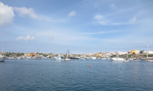 Lampedusa, sbarco di 21 migranti tunisini