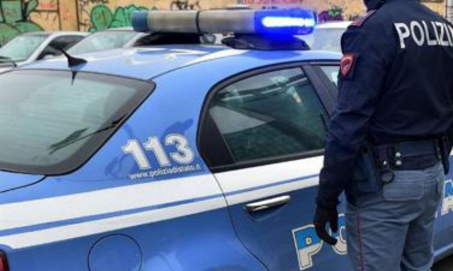 Siracusa, porto abusivo di arma da taglio, furto di energia elettrica ed evasione: denunciati in tre