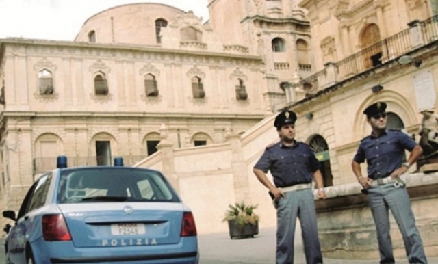 Noto, ruba l’incasso di una slot machine in tabaccheria: arrestato