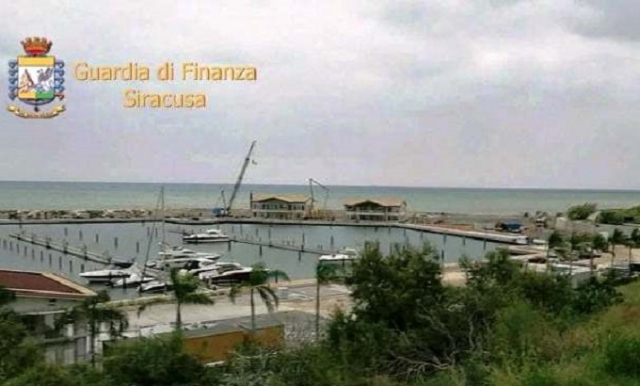 Siracusa, stava per annegare: salvata una donna al Porto Grande