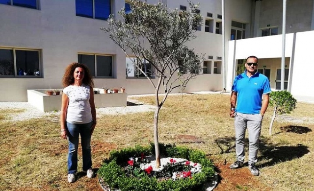 Siracusa, un'aiuola al Liceo Einaudi per ricordare Simone Geracitano