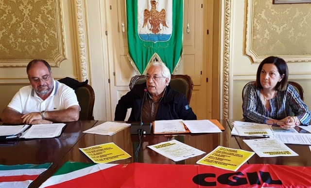Siracusa, migliorare la sanità e promuovere una legge sulla non autosufficienza: i pensionati scendono in piazza