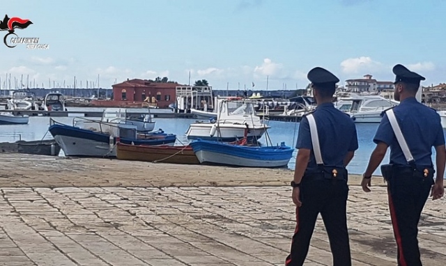Siracusa, avrebbero rubato un tender: arrestati due minorenni