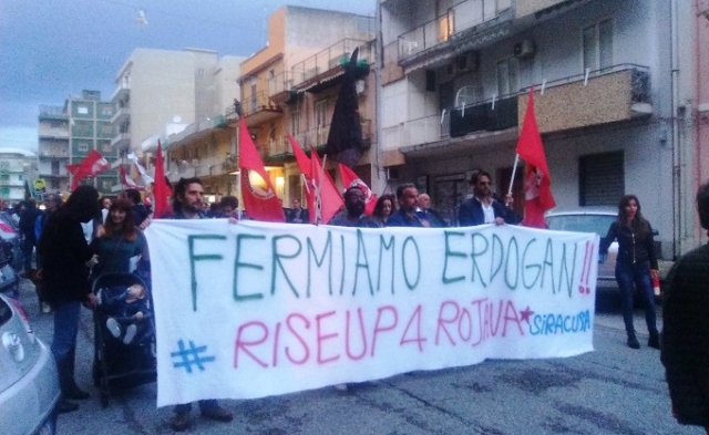 "Erdogan assassino", a Siracusa la manifestazione in solidarietà del popolo curdo