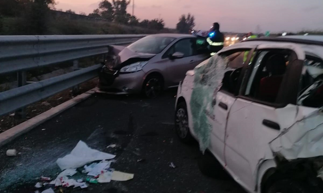 Incidente stradale sull'autostrada Siracusa-Catania, 4 feriti: una donna in elisoccorso al Cannizzaro