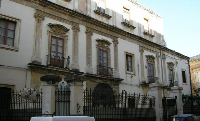 Siracusa, domani divieto di transito e rimozione coatta in via Tommaso Gargallo