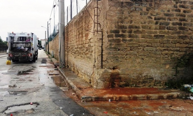 Siracusa, bonifiche odierne tra rifiuti e olio esausto. LE FOTO