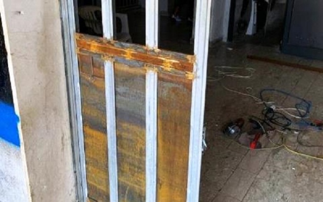 Siracusa, contrasto piazze di spaccio: rimosso cancello abusivo