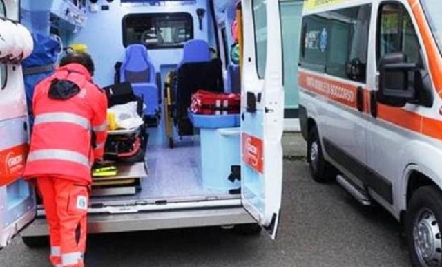 Augusta, si lancia dal balcone di casa: morta donna di mezza età