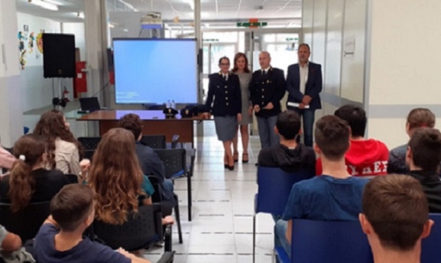 Carlentini, la Polizia incontra gli studenti dell'istituto Pirandello