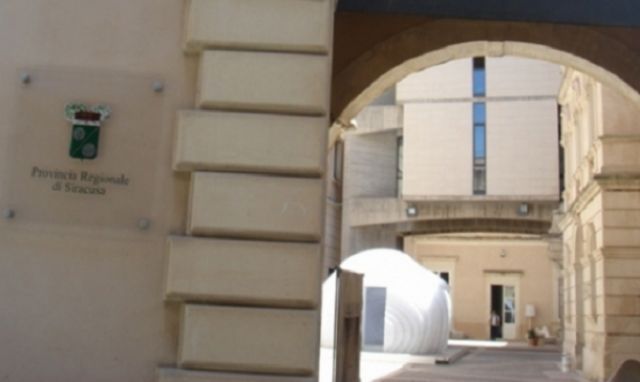 Siracusa, ex Provincia: 4 milioni dalla Regione. Insorge il M5S “Il commissario Floreno impugni l’atto regionale”