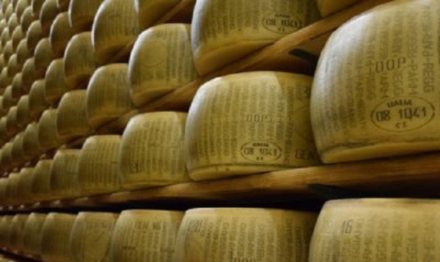 Dazi da Usa su prodotti europei: 25% su parmigiano e prosciutto italiano