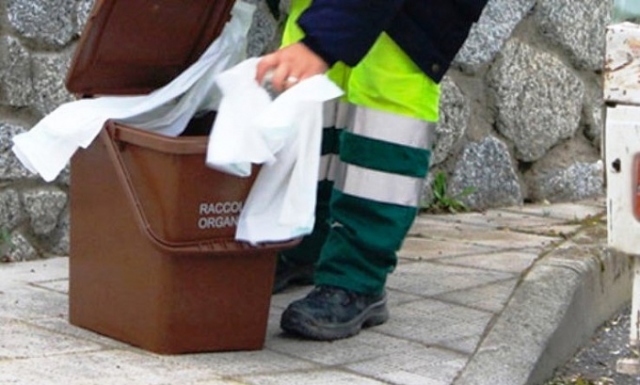 Siracusa, raccolta porta a porta al Plemmirio: Russoniello "Troppi disagi per via della condizioni delle strade"