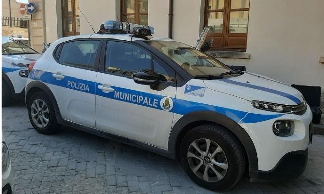 Siracusa, lotta al parcheggio selvaggio: da domani in strada lo Street control
