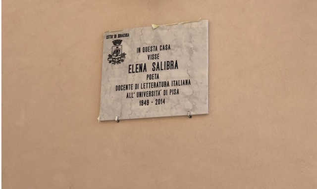 Siracusa, scoperta targa in memoria della professoressa Elena Salibra