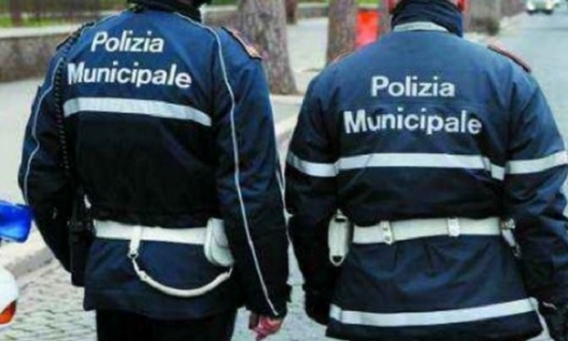 Siracusa, vigili urbani a scuola di inglese per migliorare le competenze professionali