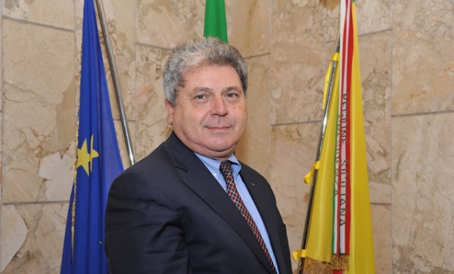 Siracusa, Marziano chiede ai direttori dei centri commerciali pulizia e diserbo