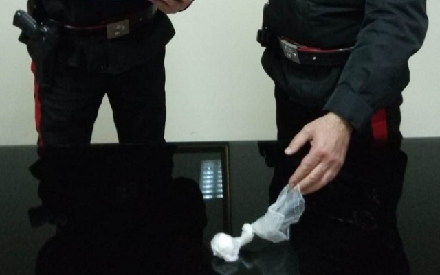 Siracusa, in autostrada con 12 grammi di cocaina: arrestata 41enne