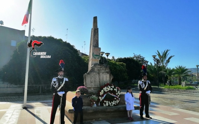 Priolo Gargallo, caduti di Nassiriya: una corona di allora sul Monumento per ricordali