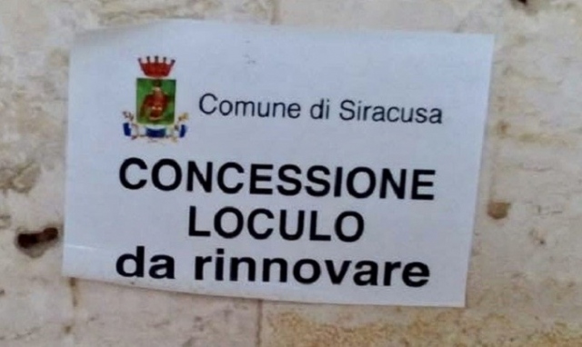 Siracusa, cartelli sui loculi: la consigliera Vinci vuole vederci chiaro