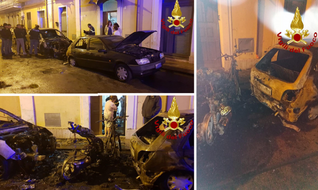 Siracusa, a fuoco due auto e una moto in via Eumelo