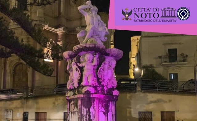 Noto partecipa alla Giornata Mondiale del Prematuro, Fontana d'Ercole illuminata di viola