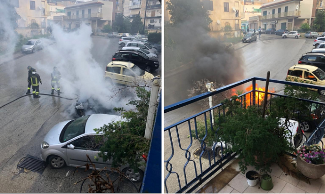 Siracusa, incendio d'auto questa mattina in via Luigi Spagna