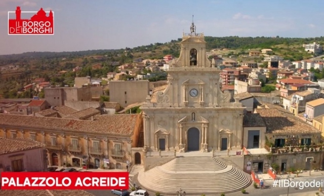 il senatore di Forza Italia Renato Schifani, componente della commissione di Vigilanza Rai, che sul tema ha inviato una lettera ai vertici Rai e ha depositato un’interrogazione parlamentare.