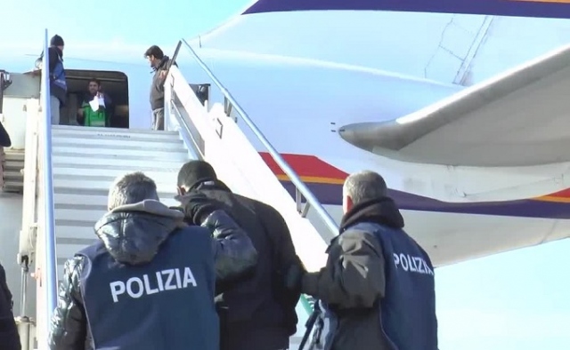Siracusa, eseguiti due ordini di espulsione dal territorio