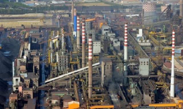 Ilva, ArcelorMittal sospende lo spegnimento degli impianti