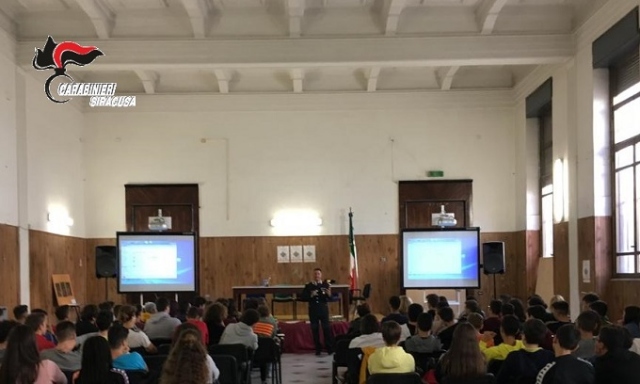 Siracusa, i Carabinieri incontrano di studenti del Liceo Scientifico “O.M. Corbino”