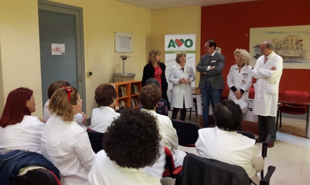 Siracusa, l’Associazione volontari ospedalieri dona tre librerie all'Umberto I°