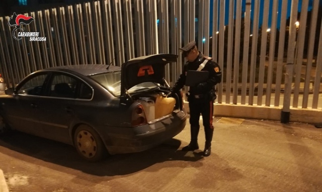 Augusta, in auto bidoni di carburante: 71enne denunciato per ricettazione