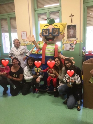 Siracusa, i doni dell'associazione Matrioska al reparto pediatrico dell'Umberto I°