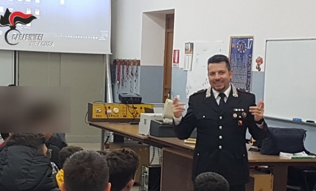 Pachino, i Carabinieri incontrano gli studenti dell’Istituto Nautico “M. Bartolo” 