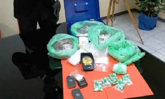 Siracusa, nascondeva in casa cocaina, marijuana e crack: arrestato