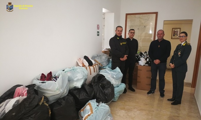 Noto, scarpe e cappelli sequestrati donati alla Caritas