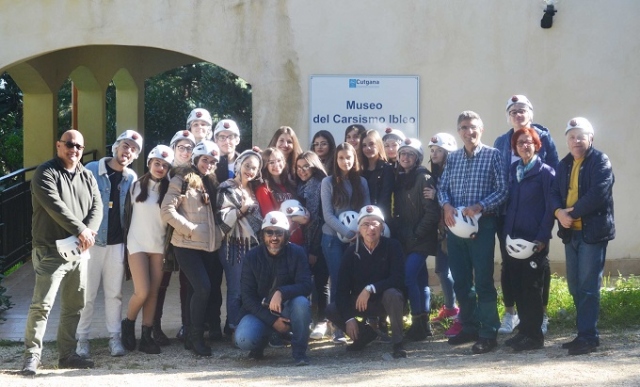 Siracusa, studenti del “Vittorini-Gorgia” di Lentini visitano la Grotta Monello