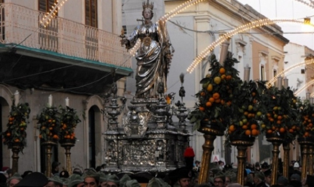 Siracusa, Ottava di Santa Lucia: in DIRETTA l'uscita del simulacro dal Santuario della Borgata