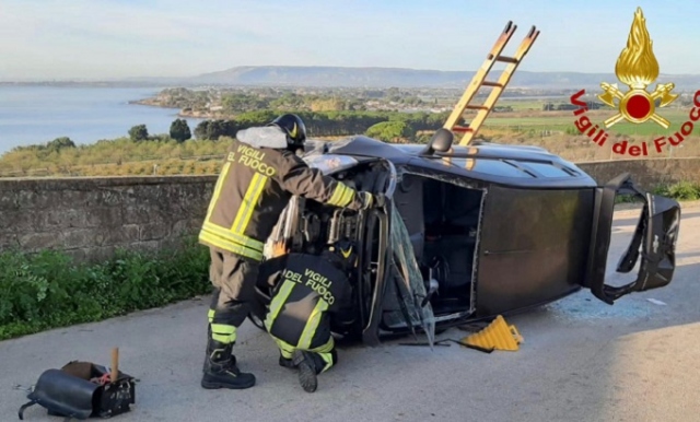Siracusa, incidente autonomo al Plemmirio: feriti non gravi