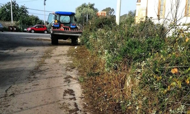 Siracusa, questa mattina operazioni di diserbo in zona Isola